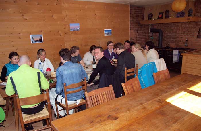 restaurant d'altitude situé sur la route de la tête du Danay repas de groupe fête anniversaire